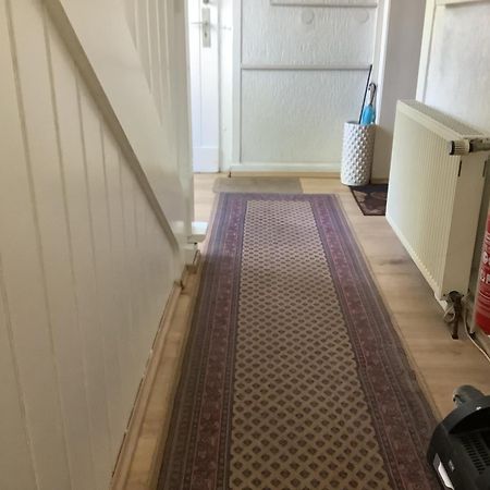Schoenes Doppelbettzimmer Im Untergeschoss Inkl Parkplatz Nach Verfuegbarkeit Essen Exterior foto
