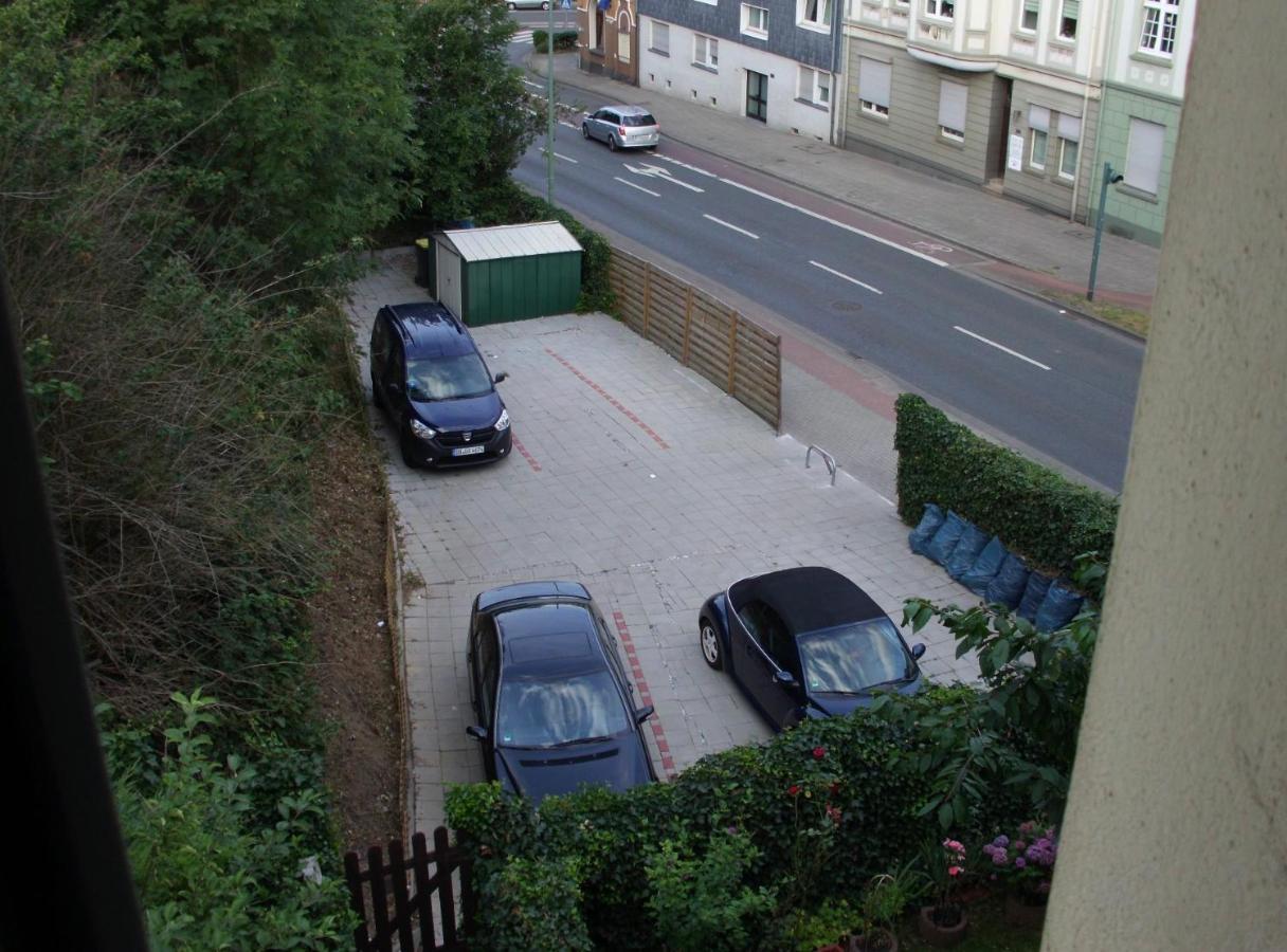 Schoenes Doppelbettzimmer Im Untergeschoss Inkl Parkplatz Nach Verfuegbarkeit Essen Exterior foto